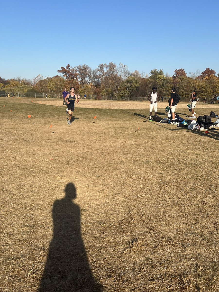 BeaconVarXC's tweet photo. Freshman invitational at Cornwall today! Desmond McGrath and Caellum Tripaldi competed for the boys; Caellum finishing in 2nd and Desmond in 30th. For the girls, Elise Moran came in 10th, Julie Vogrincic in 10th, Lia Cosentino in 11th, and Maeve Haley in 12th. Off to Warwick Sat! https://t.co/eVsMLKWn6I