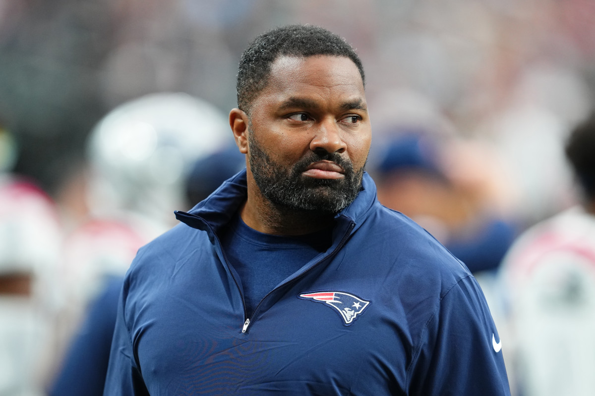 NFL_DovKleiman's tweet photo. The 2025 Draft order if the season ended today:

1) #Patriots
2) #Panthers
3) #Browns
4) #Titans
5) #Jets
6) #Saints
7) #Jaguars
8) #Raiders
9) #Giants
10) #Dolphins

Pretty interesting. https://t.co/6VwMYVhBRV