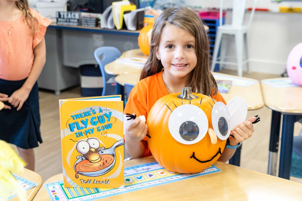 UnityDelray's tweet image. 🎃📚 Our 2nd graders embraced the Fall spirit with the &quot;Orange You Glad You Can Read&quot; book report event! They turned pumpkins into their favorite book characters and shared creative book reports with friends and family! 🍂✨ Great job, 2nd grade! 👏👏 #FallFun #UnitySchool