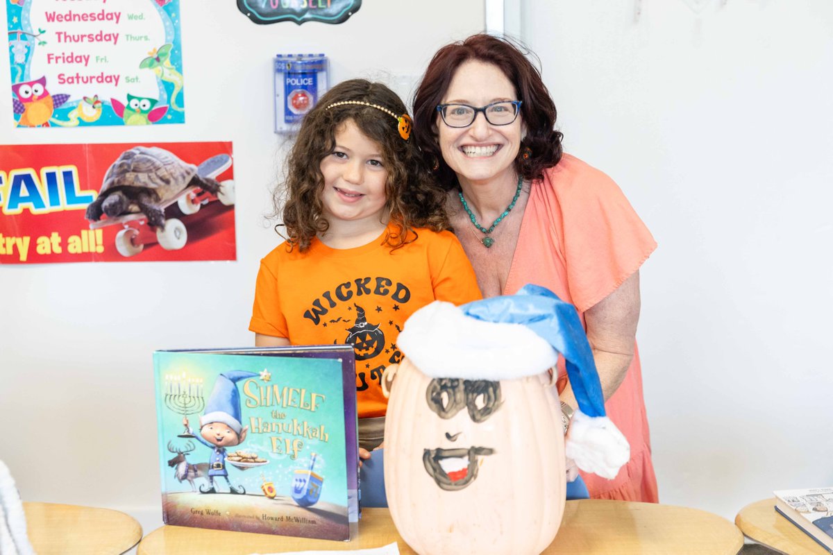 UnityDelray's tweet image. 🎃📚 Our 2nd graders embraced the Fall spirit with the &quot;Orange You Glad You Can Read&quot; book report event! They turned pumpkins into their favorite book characters and shared creative book reports with friends and family! 🍂✨ Great job, 2nd grade! 👏👏 #FallFun #UnitySchool