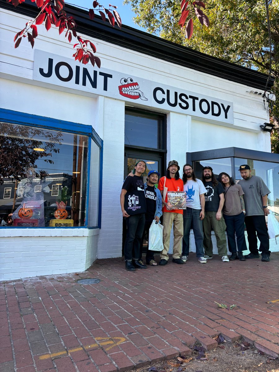 6918 4th St NW, alive and kicking with @hollowsuns from Tokyo, Japan. Catch them live at <a href="/TheAtlantisDC/">TheAtlantisDC</a> with Rival Schools.  Open 10-6, daily. 1530 U St NW also open daily from 12-8.