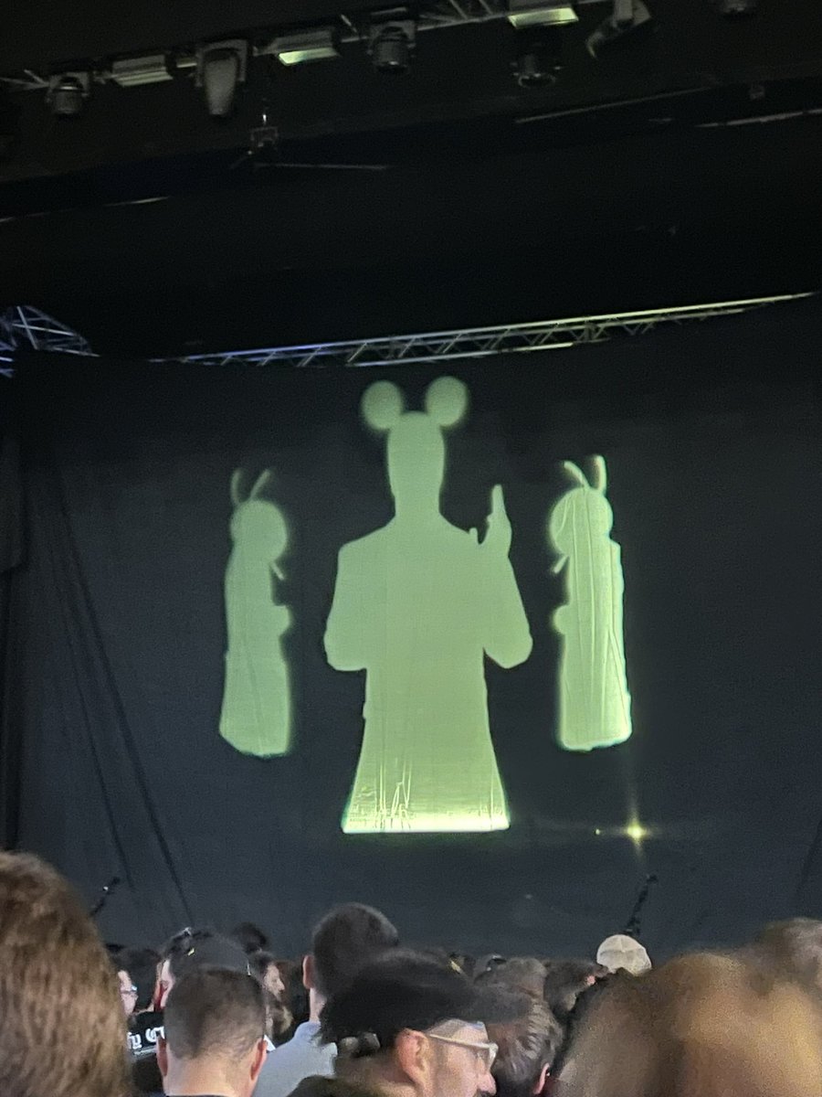 Rarham's tweet image. Excited for this. @BiffyClyro playing ‘Infinity Land’ in full.

@donnaebarham