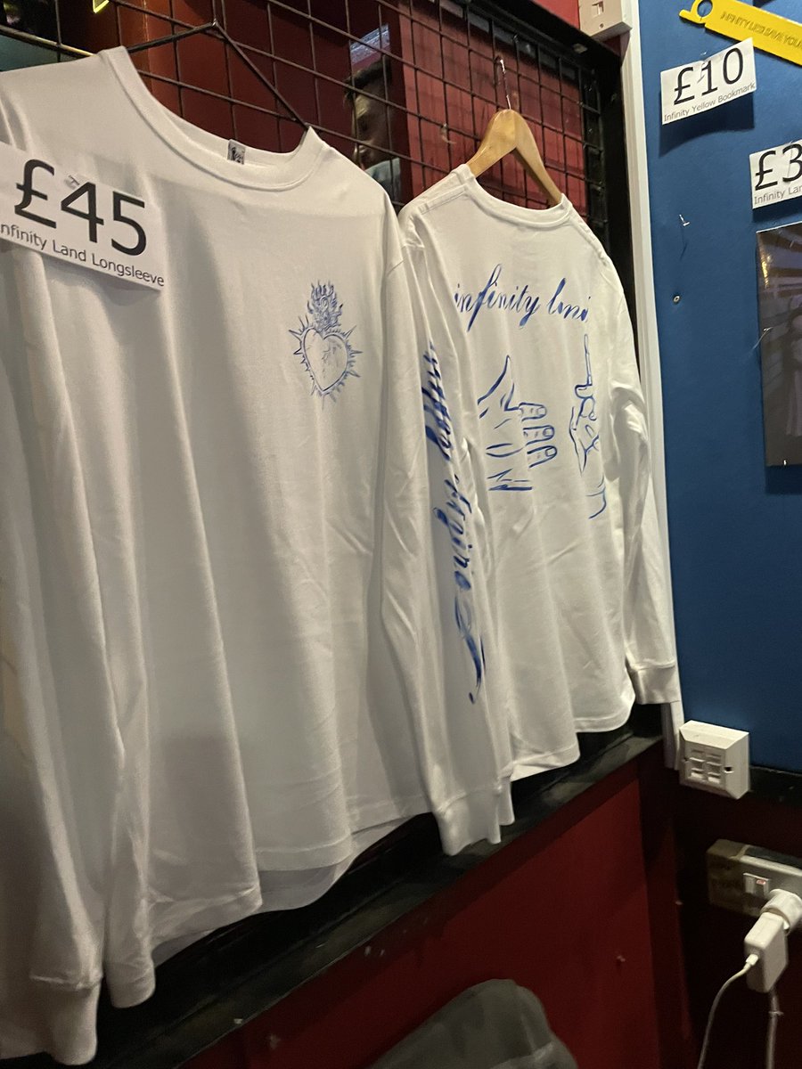 Rarham's tweet image. Excited for this. @BiffyClyro playing ‘Infinity Land’ in full.

@donnaebarham