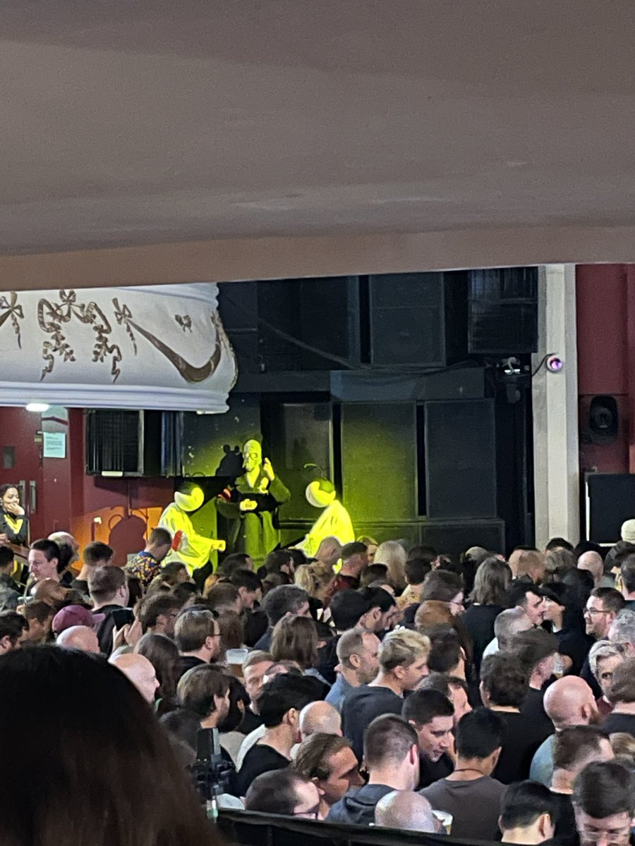 Rarham's tweet image. Excited for this. @BiffyClyro playing ‘Infinity Land’ in full.

@donnaebarham