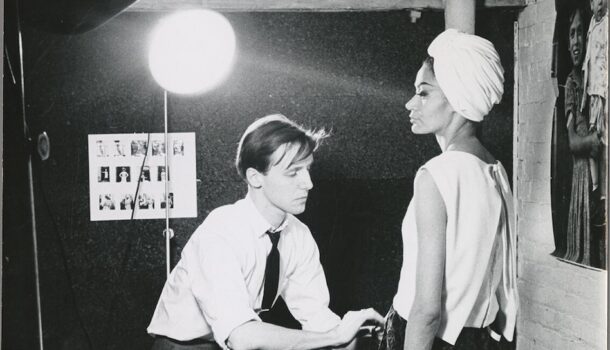 [En salle dès le 25 octobre! 🎥] Une quête d’humanité: «Johanne, tout simplement», un film de Nadine Valcin: ode à la vie d'une pionnière afrodescendante de la mode et du cinéma 🎞️ labibleurbaine.com/cinema/une-que… #entrevue #cinema #documentaire