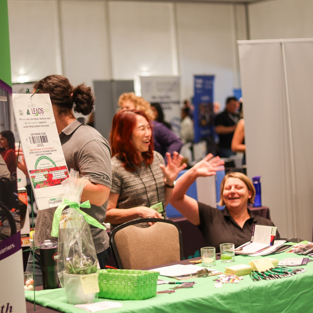 rTraction tweet media