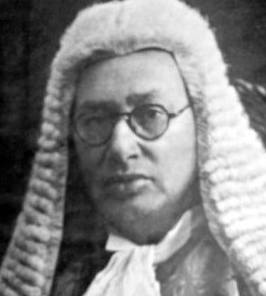 ملکی تاریخ میں دو بار سینئر موسٹ جج کے بجائے جونیئر جج کو چیف جسٹس بنایا گیا

1954: جسٹس منیر کو چیف جسٹس بنایا، ابو صالح محمد کو اگنور کیا
1994:  جسٹس سجاد علی شاہ کو چیف جسٹس بنایا، سعد سعود جان کو اگنور کیا

جسٹس منیر اور سجاد علی شاہ کے ساتھ جو ہوا وہ تاریخ کا حصہ ہے