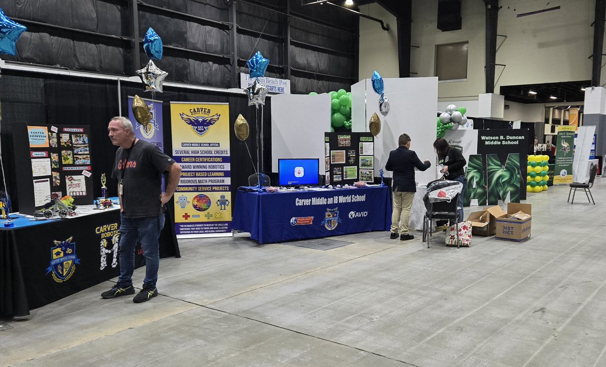 Asci_PBCTE's tweet photo. Middle Schools are setting up their booths for tonight's Showcase of Schools! #Showcase24 @pbcsd @SDPBCChoiceCTE 4/5 https://t.co/ACPsVtmfBH