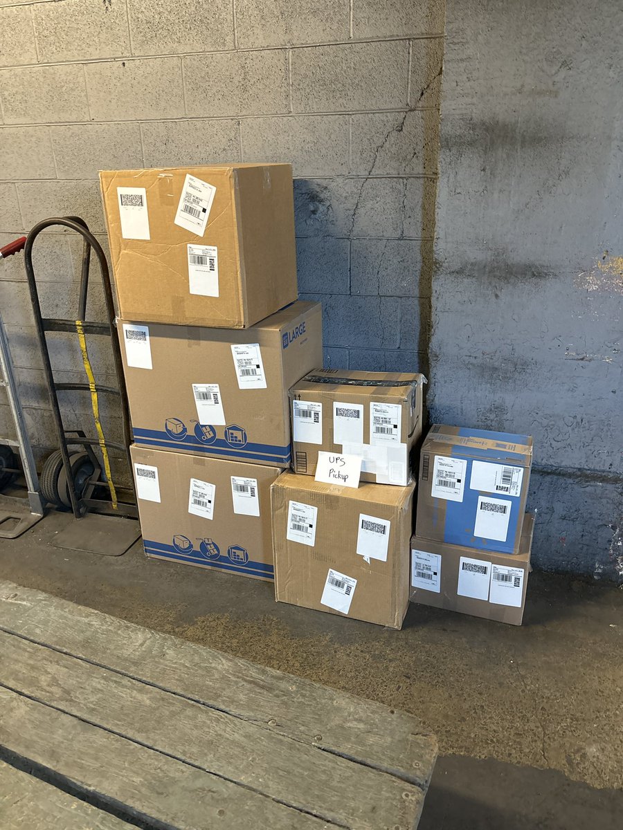First FBA shipment for our first client out the door!✈️

Even got it out early for him.📦

We have thousands of square feet to fill and great rates for beginners! Only 100 units/mo minimum!✅

Shoot us a DM or e-mail to ask about our services‼️💪