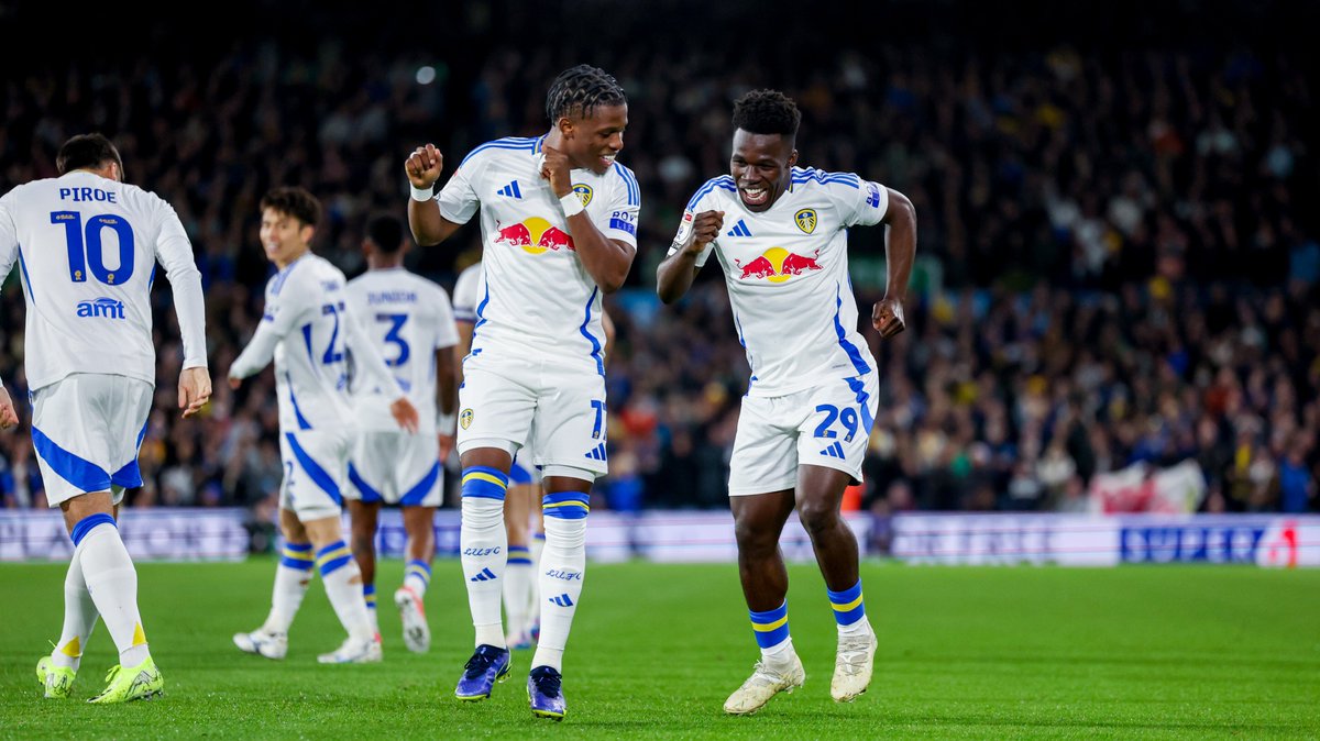 Leeds United Español tweet media