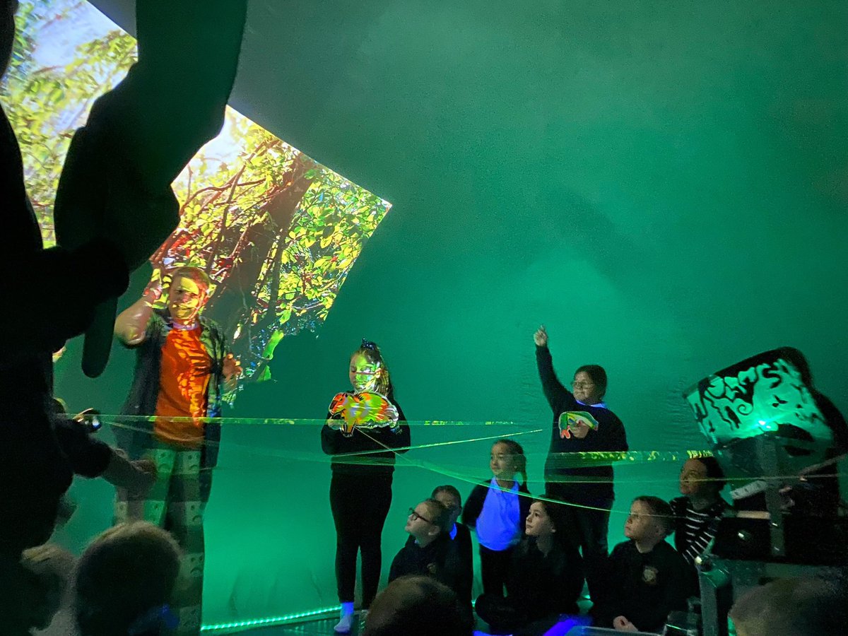 Our Mighty Oaks had an excellent session in the environment show, exploring the world’s habitats, food webs, and the role humans play in our ecosystems. 🌍 A brilliant learning experience to inspire future eco champions! #Sustainability #FutureLeaders 
Thank you <a href="/bgstemproject/">Blaenau Gwent STEM Project</a> 😊