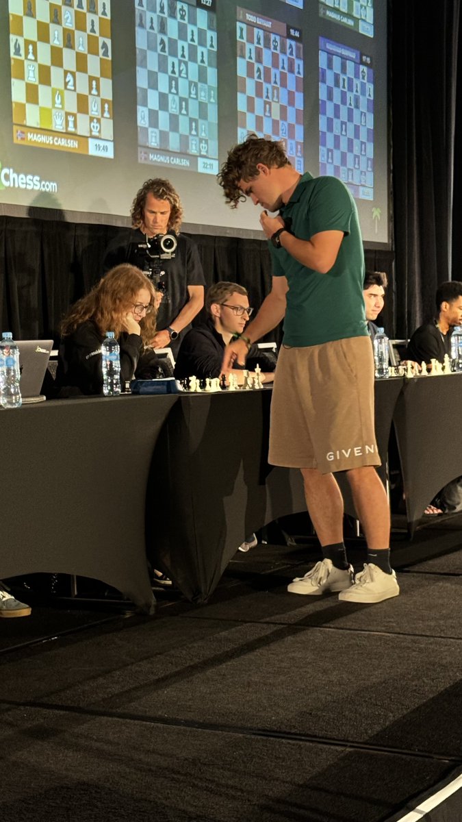 Got to play Magnus Carlsen in a simul at the chesscom meet-up in Cancun! 
Didn't stand a chance but was a cool experience 😃