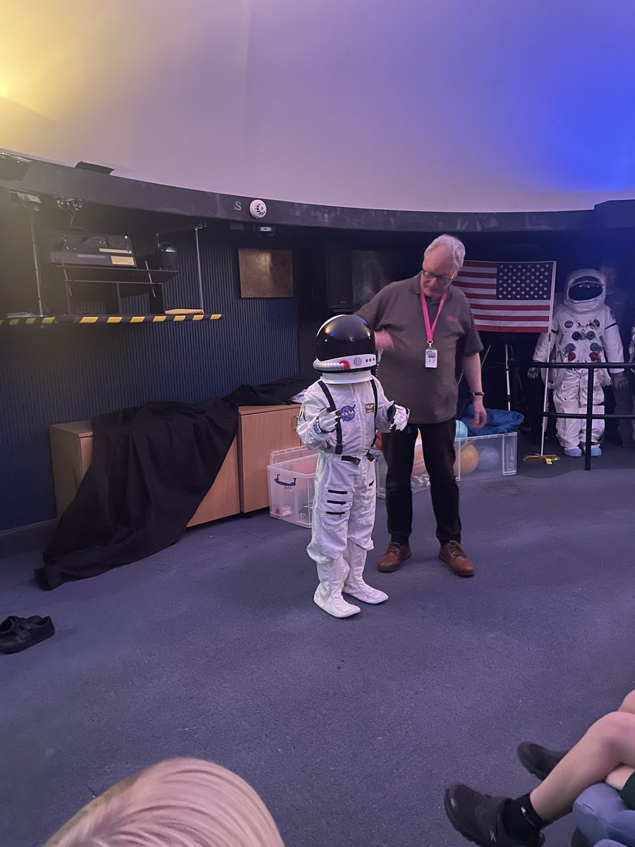 What a day 5MO have had at the World Museum. We visited an Ancient Egyptian exhibition and the Planetarium. Also, we explored ancient artefacts, coffins and real mummies!