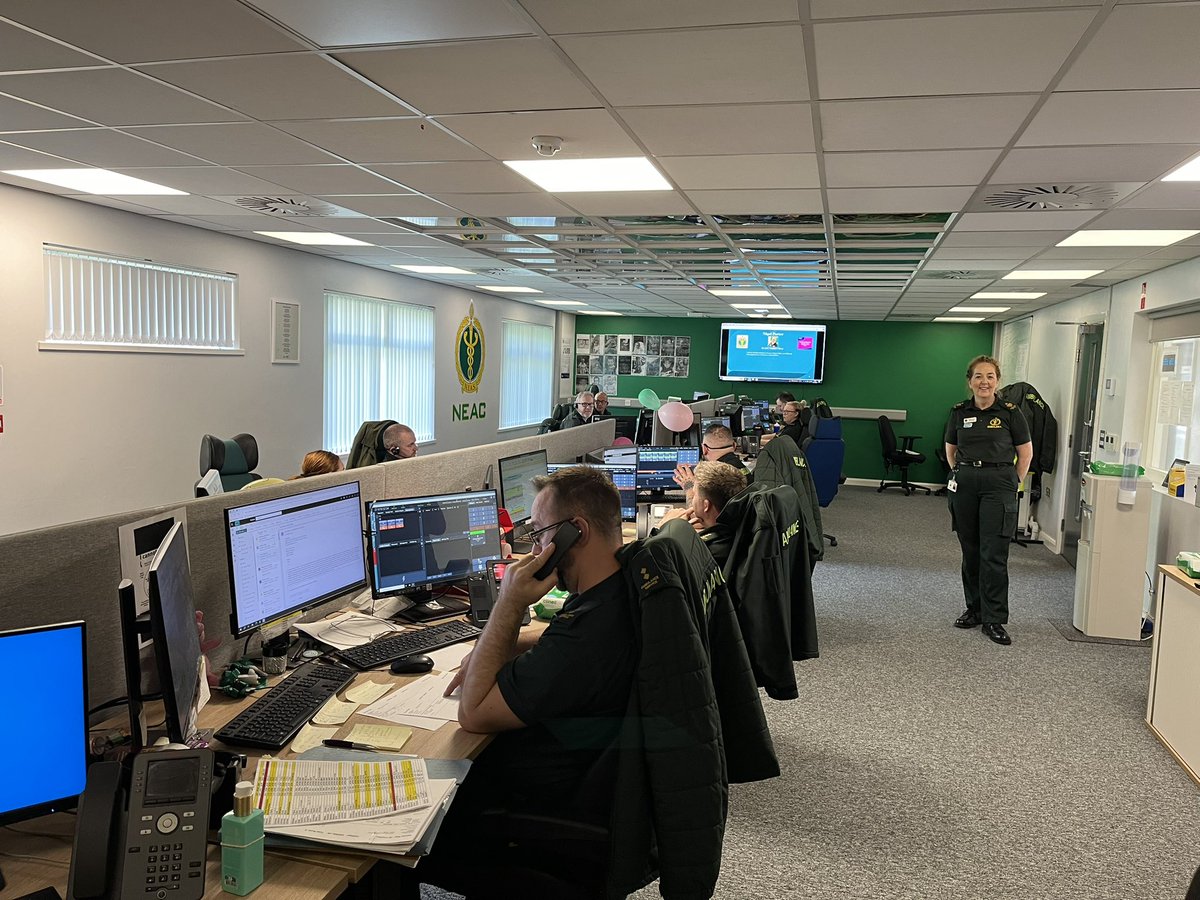 Celebrating the wonderful <a href="/NIAS999/">NIAS</a> teams who provide such an important role in our emergency and non-emergency control rooms on #InternationalControlRoomWeek. Many thanks to you all.