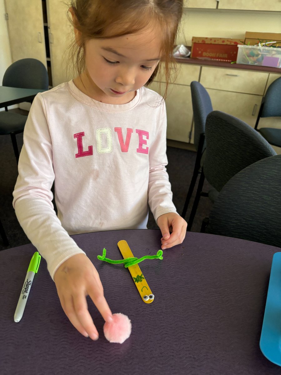 Lake George Elementary Library tweet media