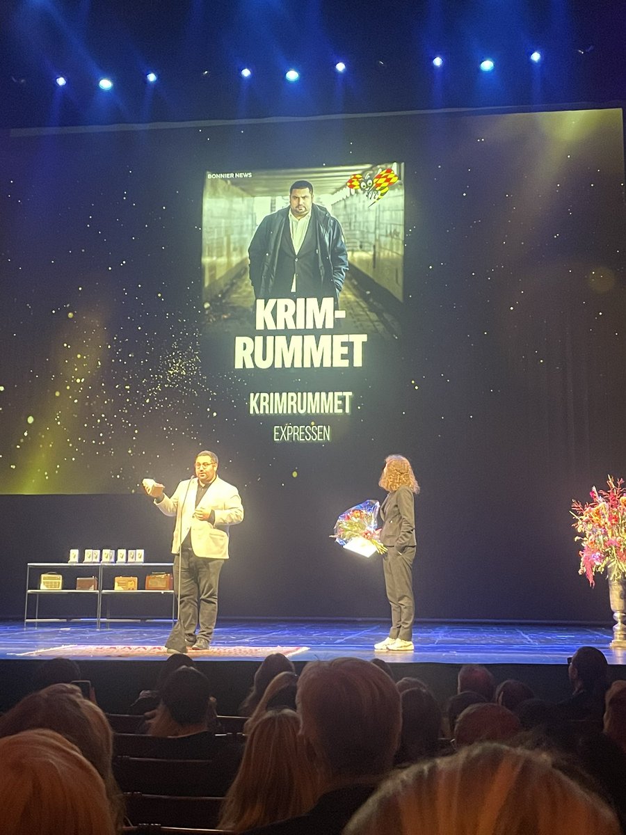 Karin Olsson (@olssonkarin) on Twitter photo Expressens ”Krimrummet” med <a href="/KimMalmgren/">Kim Malmgren</a> i spetsen vann Guldörat i klassen ”Årets nyheter och aktualiteter”. Så glädjande att denna podd som guidar med en sådan professionalitet och respekt för brottsoffer tar hem priset. Expressens ”Krimrummet” med <a href="/KimMalmgren/">Kim Malmgren</a> i spetsen vann Guldörat i klassen ”Årets nyheter och aktualiteter”. Så glädjande att denna podd som guidar med en sådan professionalitet och respekt för brottsoffer tar hem priset.