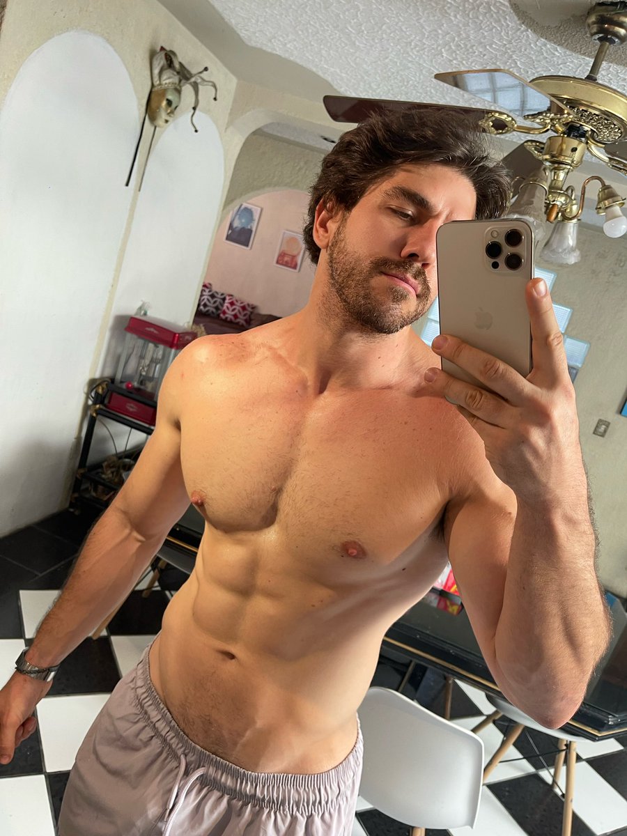 tacosdipastor's tweet photo. 92 kg https://t.co/32w5EfzNL3