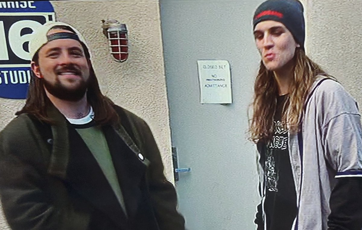 WoodyHoll's tweet image. OmG! Habe #Scream3 geguckt und hatte ganz dieses Cameo vergessen! 

 “Snoochie boochies"

#KevinSmith #JayMewes