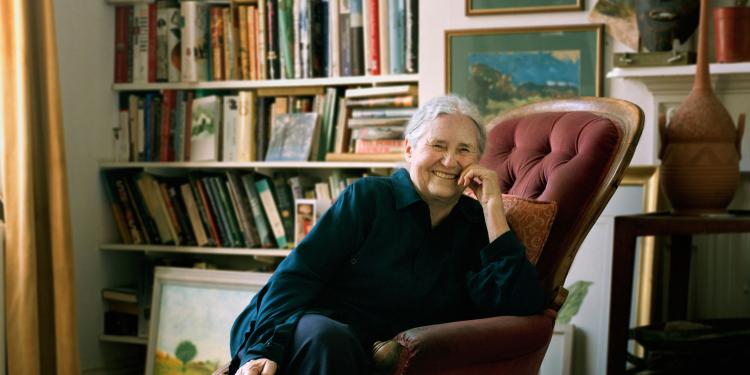 ❛You should write, first of all, to please yourself. You shouldn't care a damn about anybody else... But writing can't be a way of life - the important part of writing is living. You have to live in such a way that your writing emerges from it.

Doris Lessing, born #OTD in 1919.