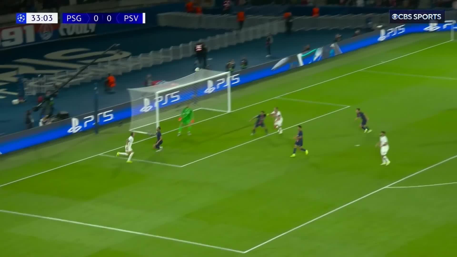 Noa Lang with a stunner to silence Parc Des Princes 🤫