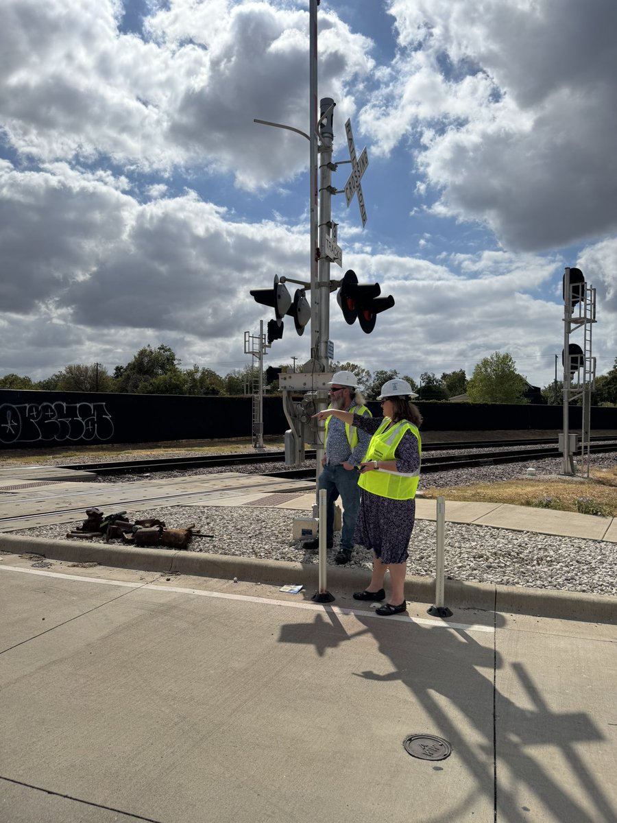 Appreciate the patience of our customers &amp;  community as crews work to clear the derailment. This will take time &amp; will affect rail service for the rest of the day.  Staff will remain at platforms to assist customers. I’m deeply grateful to our team for their hard work on this.