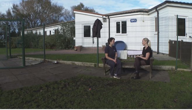 Polo the dog is learning sign-language!🤯

The RSPCA are teaching her in hopes it will help her find her forever home🤍
She was abandoned and found with her ears cropped - this is illegal in England and Wales. 

Watch the full piece: bbc.co.uk/iplayer/episod…