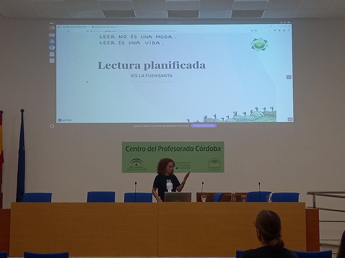 ojalaelsol's tweet photo. Un lujo compartir una tarde de formación con los Funcionarios de Prácticas  y Manuel Crespillo en el @cepcordoba hablando de lectura y dice día compartida. Gracias. https://t.co/8CbV24NVox