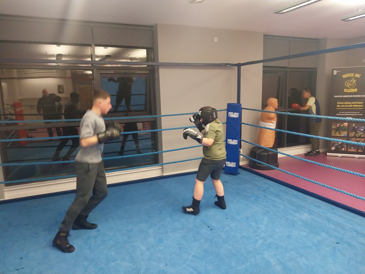 PartickBoxing's tweet image. Good to see some youngsters attending training session tonight @CadderPrimary @ASGJPAbercorn @ASGCleveden @johnpaulacademy @ClevedenPe @MaryhillHousing @maryhill_halls @maryhillmuseum @LordProvostGCC @StBlanesGCC @lambhi