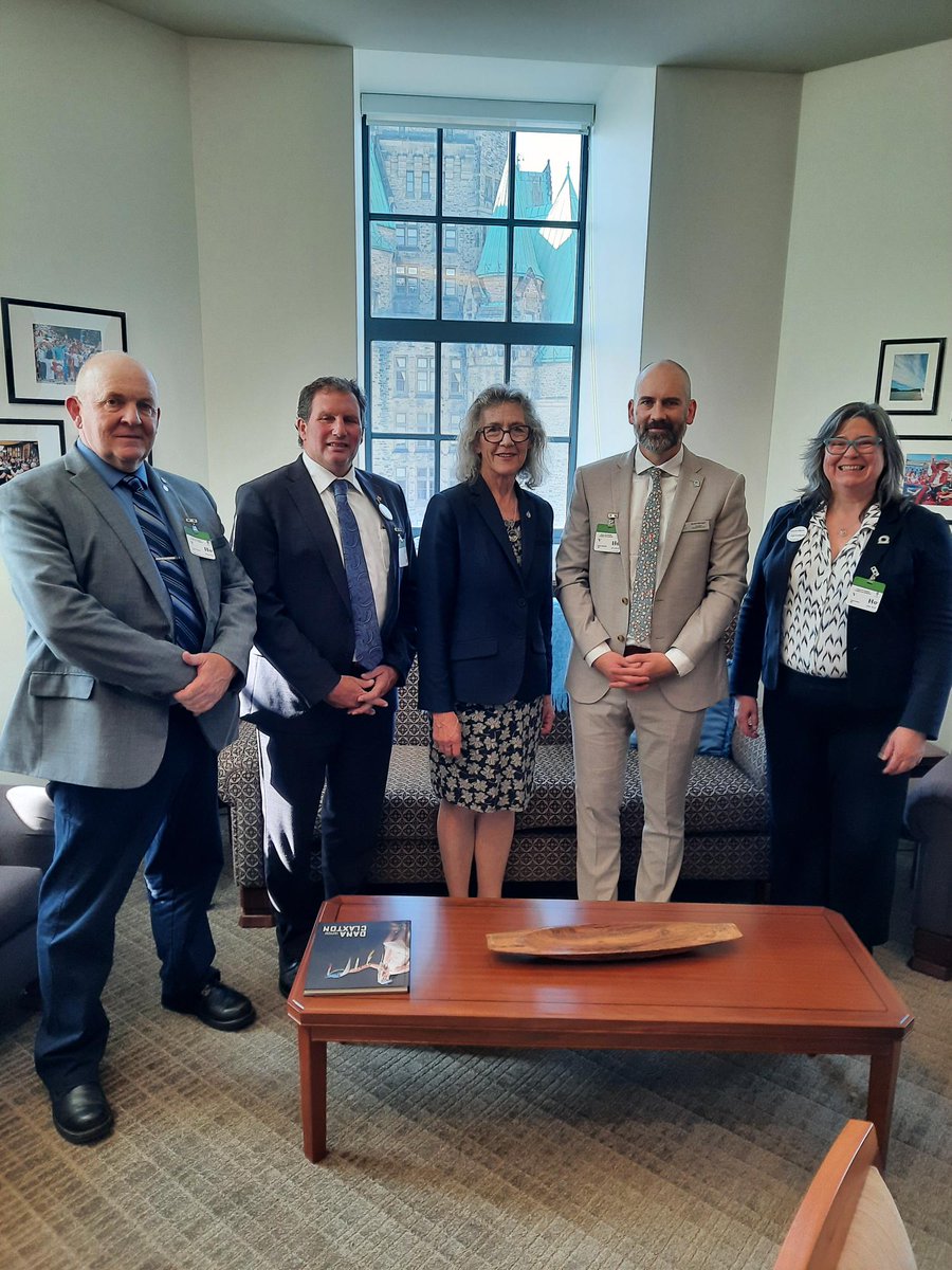 CFAFCA's tweet photo. Thank you @joycemurray for meeting with the CFA on our #CDNHillDay24 &amp; your support of #cdnag. Our industry sector continues to grow and has so much more potential. #cdnpoli @OntarioFarms @NSFA @brodieberrigan https://t.co/8QQ0M71wYE