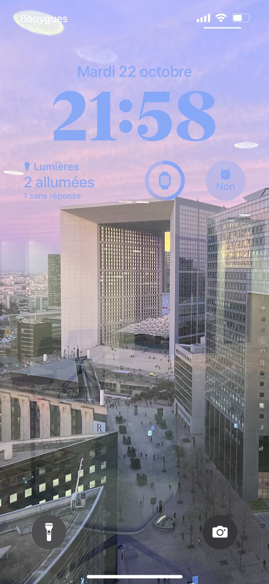 Mon fond d’écran a switché sans raison mais j’aime bien