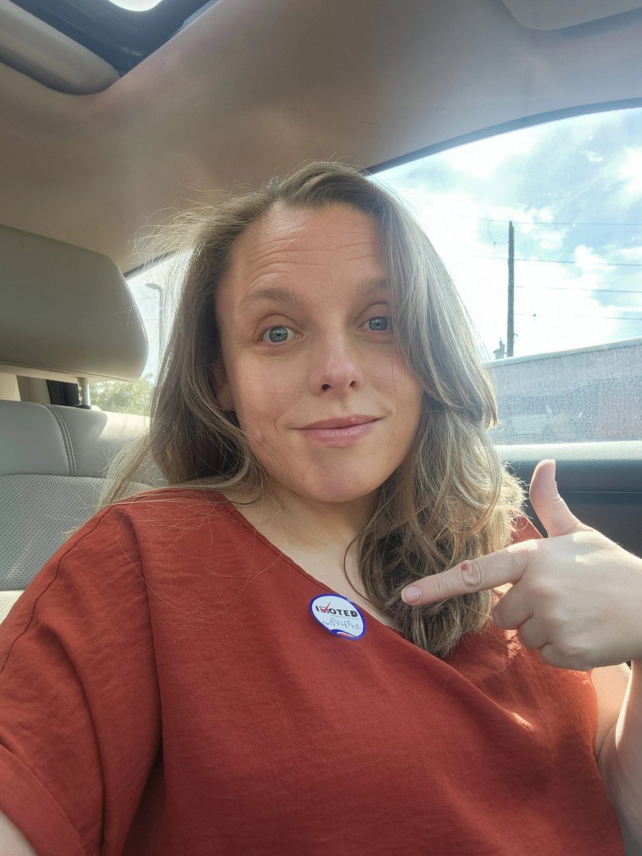 Ms. Vallery tweet media