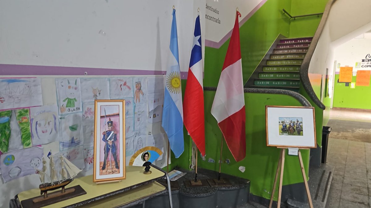 JoseAlessi's tweet photo. Visitamos la EEPN° 27 de #Dominico para compartir la Muestra "José de San Martín. Miremos la historia". 
Los chicos aprendieron más sobre nuestro Libertador, preguntaron e interactuaron con elementos de su historia y su recorrido.
Gracias a la comunidad educativa por recibirnos! https://t.co/zcX1mXHk0t