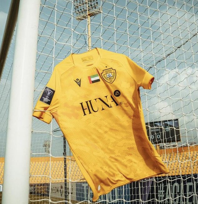 مسابقة سريعة بمناسبة فوز الوصل 💛

سحب على تيشيرتين لفائزين من الريتويت 🙏🏻

لا تنسى الفولو 😁