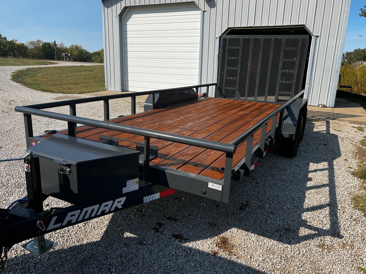 Trailer_decking's tweet image. Our premium Apitong Oil wood stain is in a class all its own! ExoShield Apitong Oil provides top notch protection to your trailer deck! #ApitongOil #ExoShield #Trailerdecking