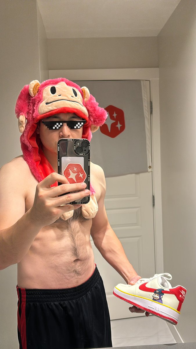 Smol Preeminent (Mike Lau) tweet media