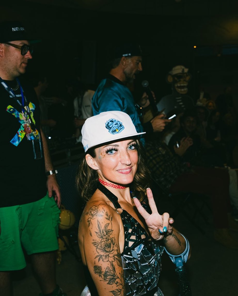 Picture perfect moment captured by the one and only <a href="/FrvnkDreams/">𝗙𝗥𝗩𝗡𝗞 | Safari Ape</a> 📸 always capturing the essence of the moments.