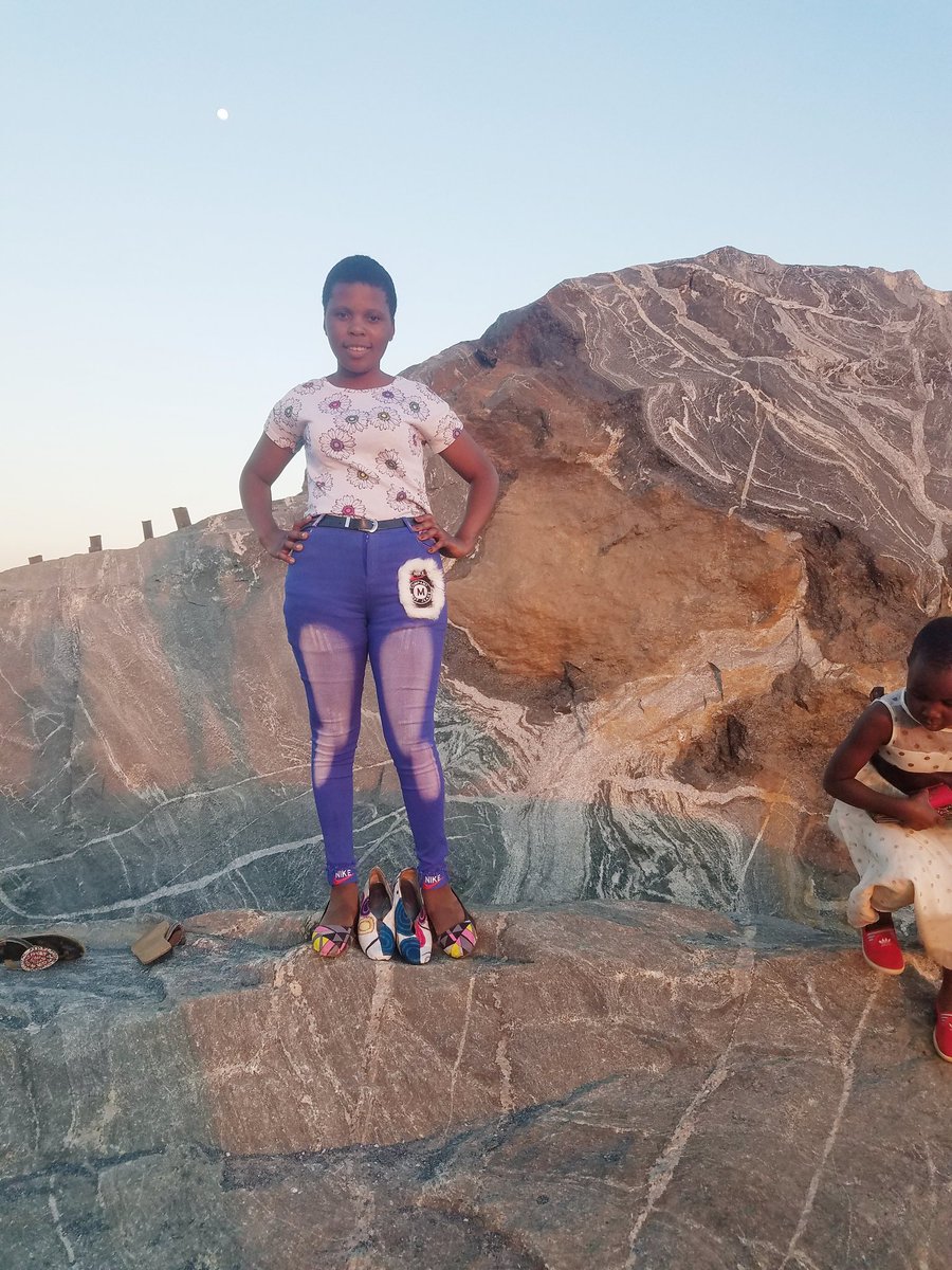 favour_umar's tweet image. My little sister is missing since 14 October 2024 in South Africa. Please! If you see her, let me know.