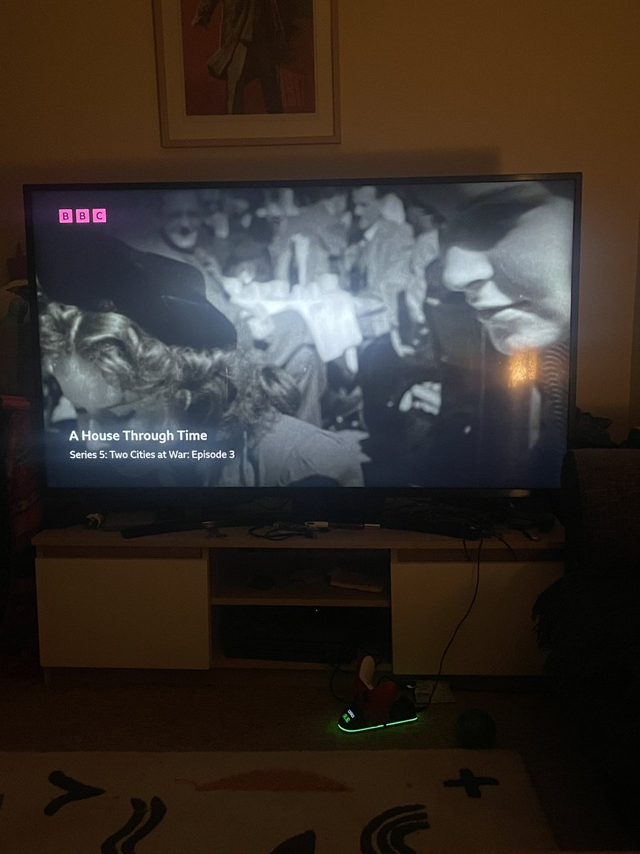 I’m really enjoying the latest season of A House Through Time. Public history at its best 📚
Thank you <a href="/DavidOlusoga/">David Olusoga</a> and team 

#publichistory #AHouseThroughTime #history