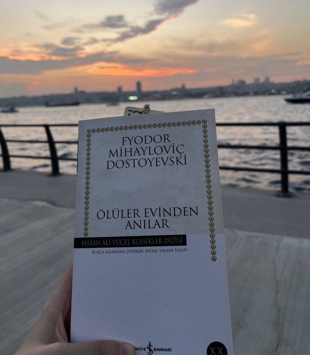 Ölüler Evinden Anılar#DOSTOYEVSKİ
"İnsanın, kendini ait hissetmediği bir çevrede yaşamasından daha korkunç bir şey olamaz.."
<a href="/kitapkulubuyuz/">Öğretmenler Kitap Kulübü</a> 
<a href="/mavi__ayrac/">Mavi Ayraç</a>
