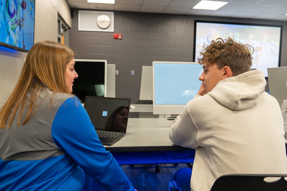 🎉 As we continue to celebrate National Principals Month, we’re shining the spotlight on Dr. Leah Cogswell, Assistant Principal at Olathe Northwest High School!

📚 Dr. Cogswell’s favorite subject in school was Math, which led her to become a math teacher! 

🍎 Now in her fifth