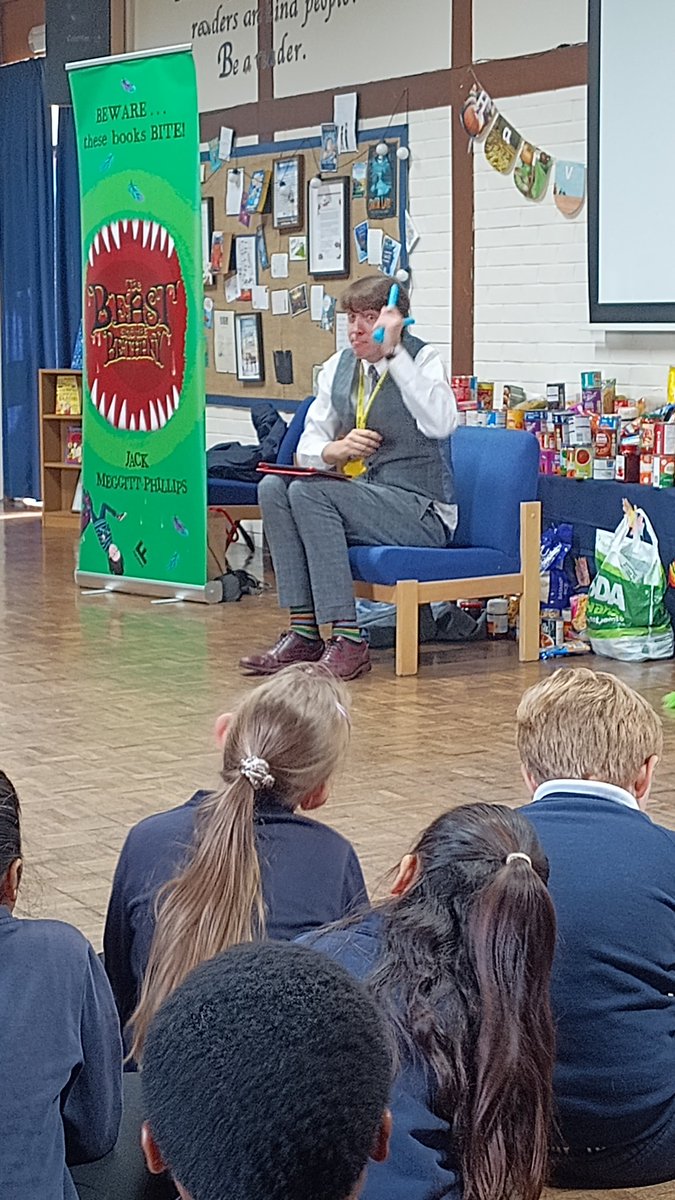 NickieEdu's tweet photo. We have been so incredibly lucky to of had the amazing @MeggittPhillips back again. The kids have been hyped for weeks and as usual he lived up to every bit of it, we laughed loads! We also learnt how to create truly ghastly villains and practiced our evil laughs. Thank you! 🦜 https://t.co/xkHoFCFgHw
