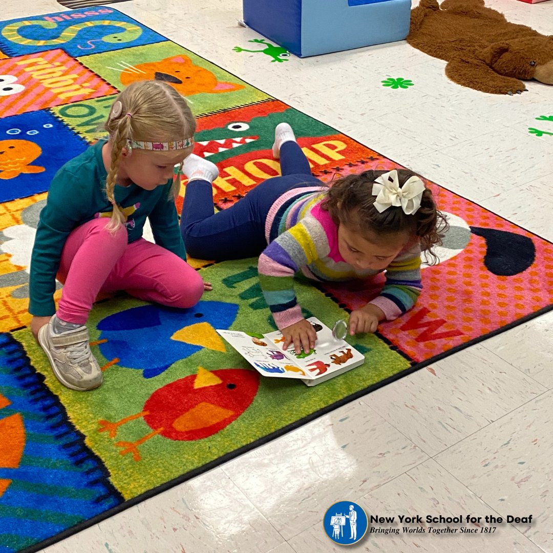 NYSD1817's tweet image. NYSD Parents &amp;amp; babies in our SEEDS #DeafInfantProgram explored the world through play in a language-rich environment. Parents join playgroup weekly &amp;amp; learn communication &amp;amp; educational tools to use at home with their little ones when not at Fanwood. #BilingualEducation #ASL