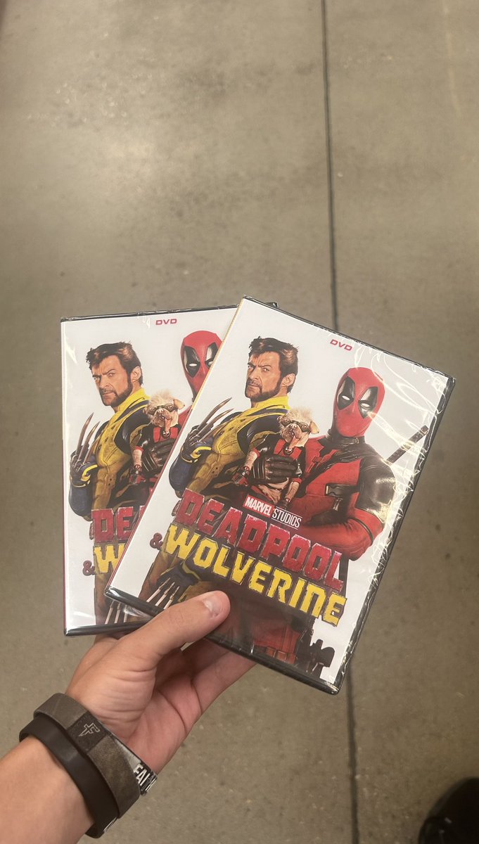 KennyC378's tweet photo. When #DeadpoolAndWolverine hits shelves, ya don’t say no!! 

By far one of my favorite movies, knew I had to pick this up while out &amp; about!! 

@VancityReynolds @RealHughJackman @ShawnLevyDirect @deadpoolmovie @MarvelStudios https://t.co/hFFaRiF1KG