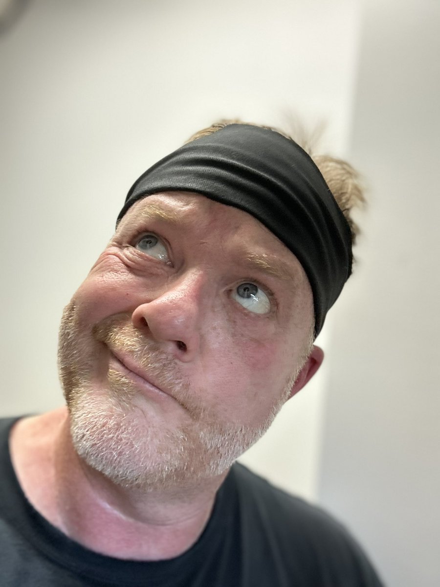 fishmornings's tweet image. When you’re having a day so you go do some racquetball to clear your mind.  Didn’t totally get the job done, but sometimes it’s good to just hit things