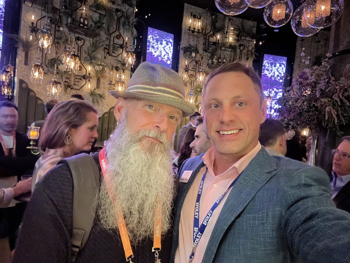 great seeing a #freshlyshorn <a href="/Lacktman/">Nathaniel Lacktman</a> <a href="/HLTHEVENT/">HLTH</a>! #pinksocks #HLTHUSA 🤗💖✨