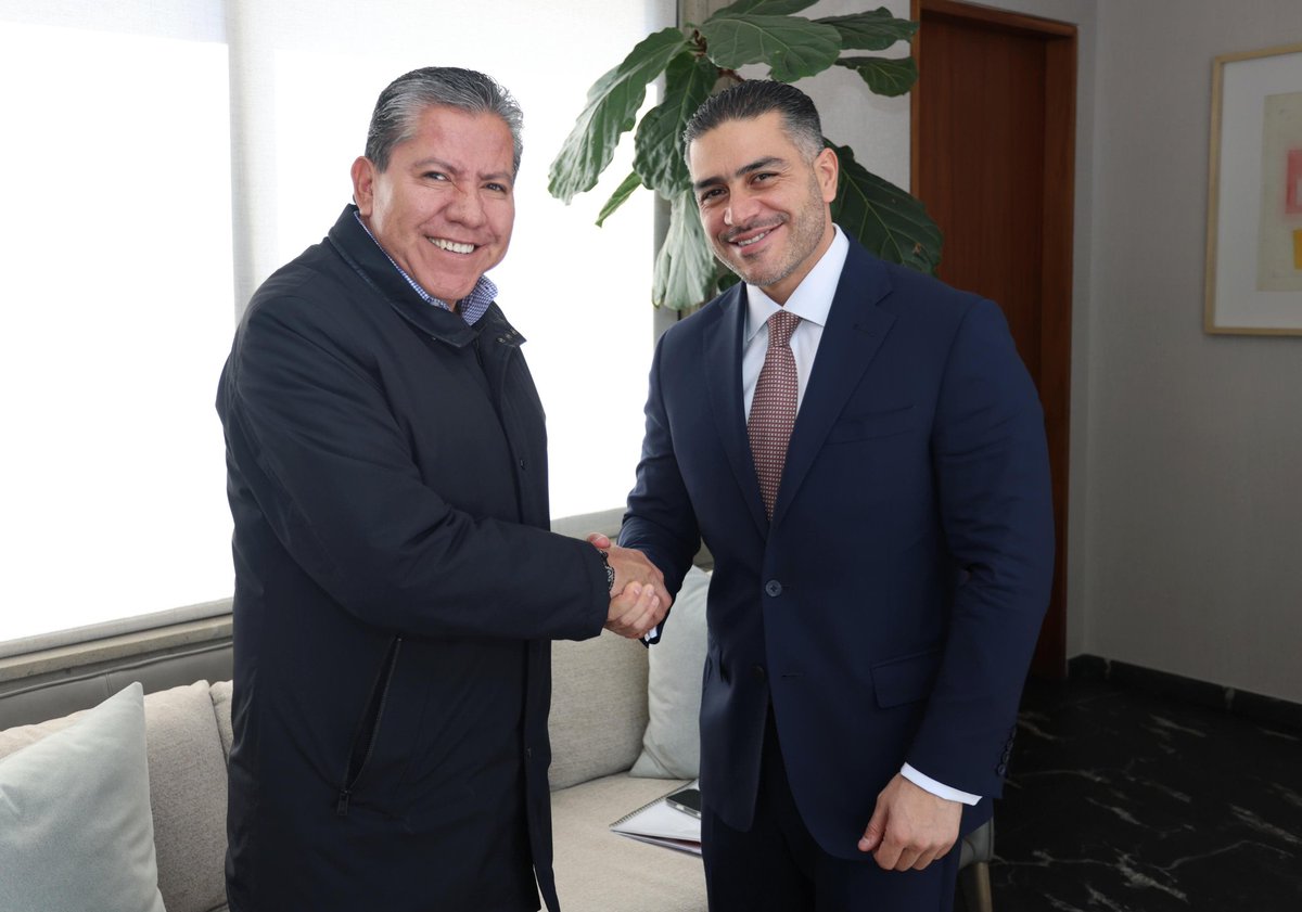 Me reuní con Omar García Harfuch (<a href="/OHarfuch/">Omar H Garcia Harfuch</a>), secretario de Seguridad y Protección Ciudadana del <a href="/GobiernoMX/">Gobierno de México</a>. Seguiremos trabajando de manera coordinada, apegados a la estrategia nacional de seguridad para seguir avanzando con la pacificación de Zacatecas. 

Acordamos fortalecer