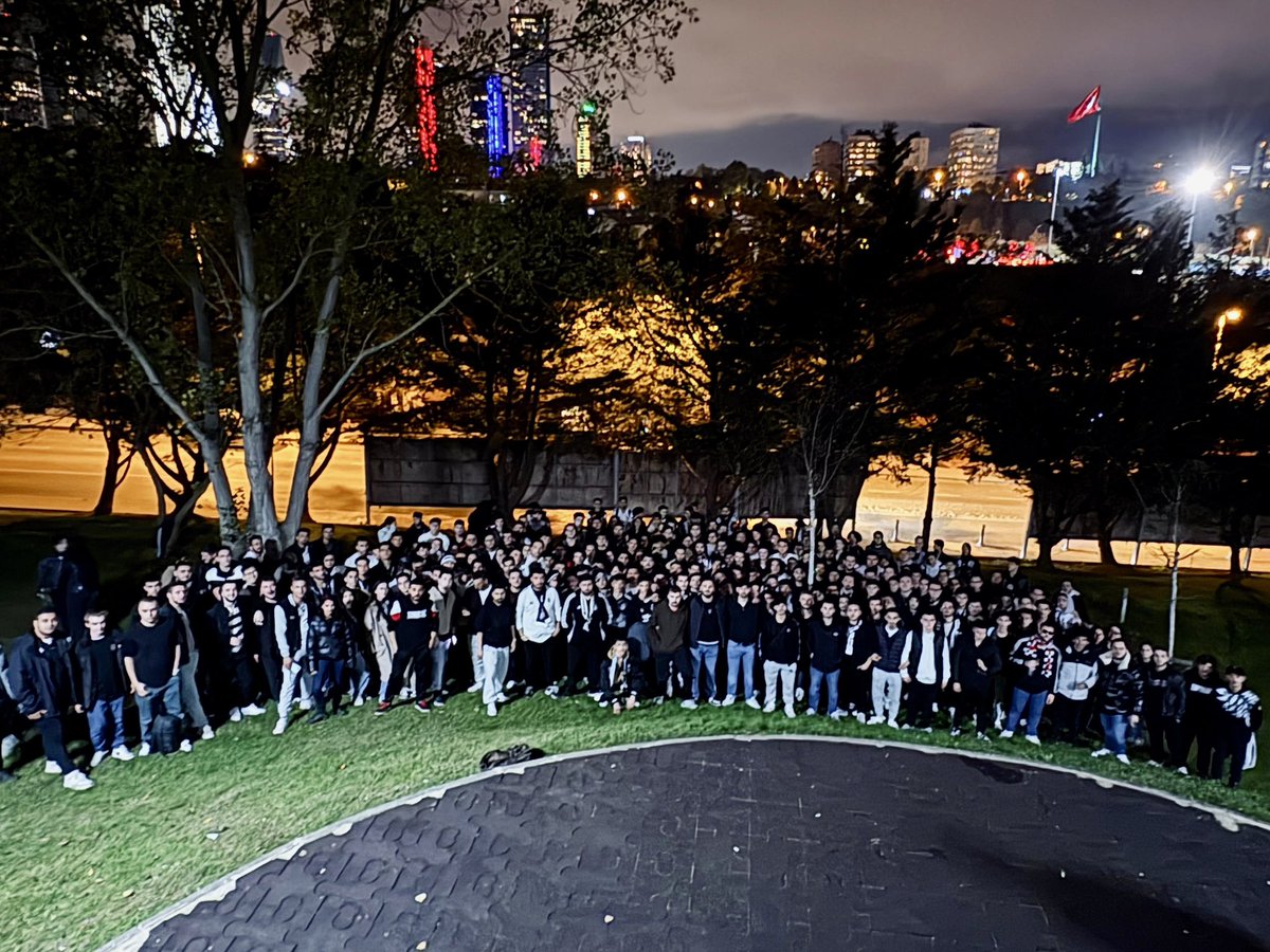 HER ZAMAN ARMANIN PEŞİNDEN KOŞAR ÜNİVERSİTELİ BEŞİKTAŞLILAR!

İstanbul temsilciliklerimizle birlikte Erkek Basketbol Takımımızı, EuroCup grup maçında yalnız bırakmadık. #UNIBJK