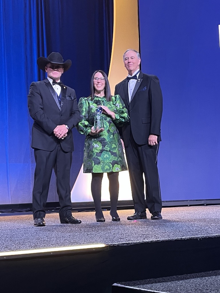 Congratulations to <a href="/LMPD/">LMPD</a> Victim Services Unit, KY, the IACP Leadership in Victim Services Award (Large Agency) winner! #IACP2024