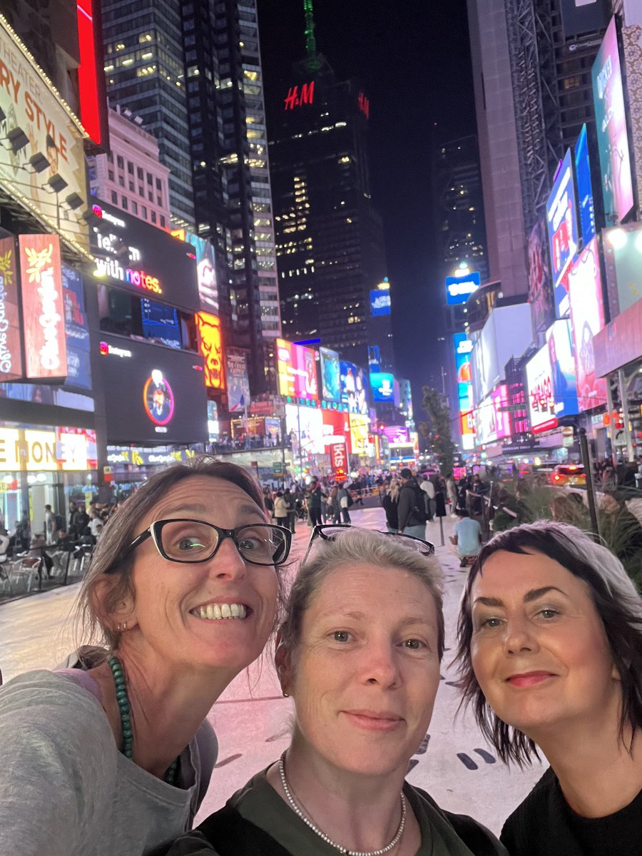 We’ve had a fantastic time! Thank you #BGSStudents and thank you NYC! #CreativeThinkers #BGSArt