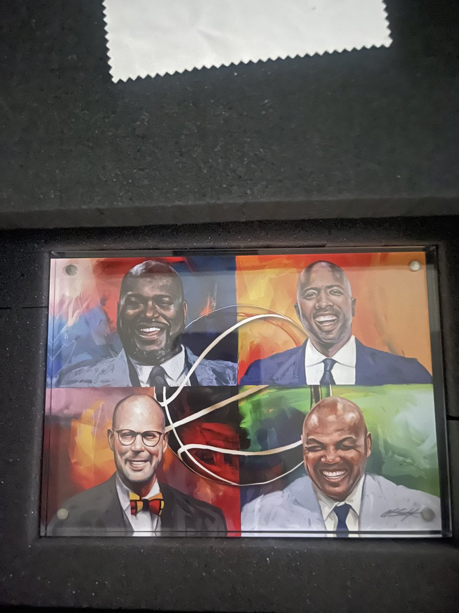 LowEndOrNoEnd1's tweet photo. @NBAonTNT awwwww thanks guys 🥲
#NBATwitterLive https://t.co/9eJSRwhOZl